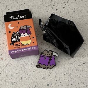 Pusheen Halloween Pin